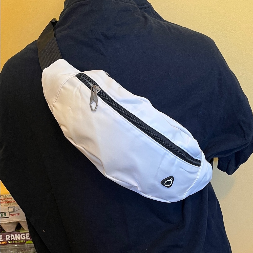 White and Black Belt Bag / Fanny Pack